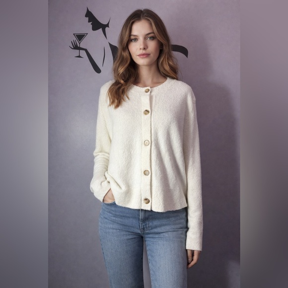 Banana Republic Sweaters - Banana Republic Cream Cardigan Sweater. PTP 23